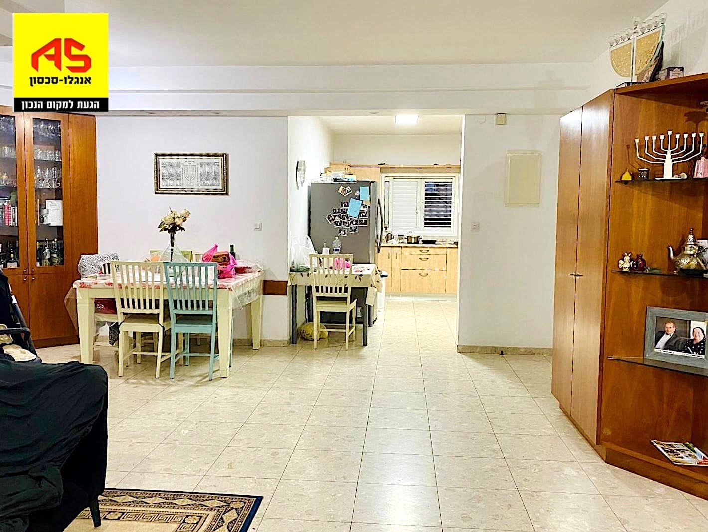 5p5y7vW4w4AmWNtgcOY5_17597522459659