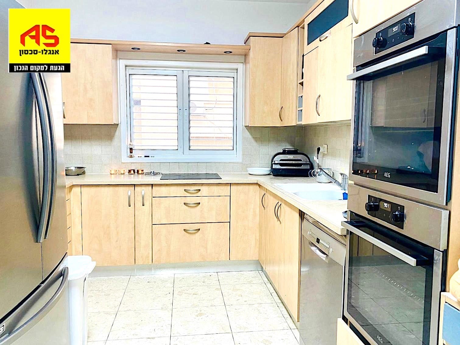 SDkdmr2zoxFNDdV8a0Fe_17597522456409