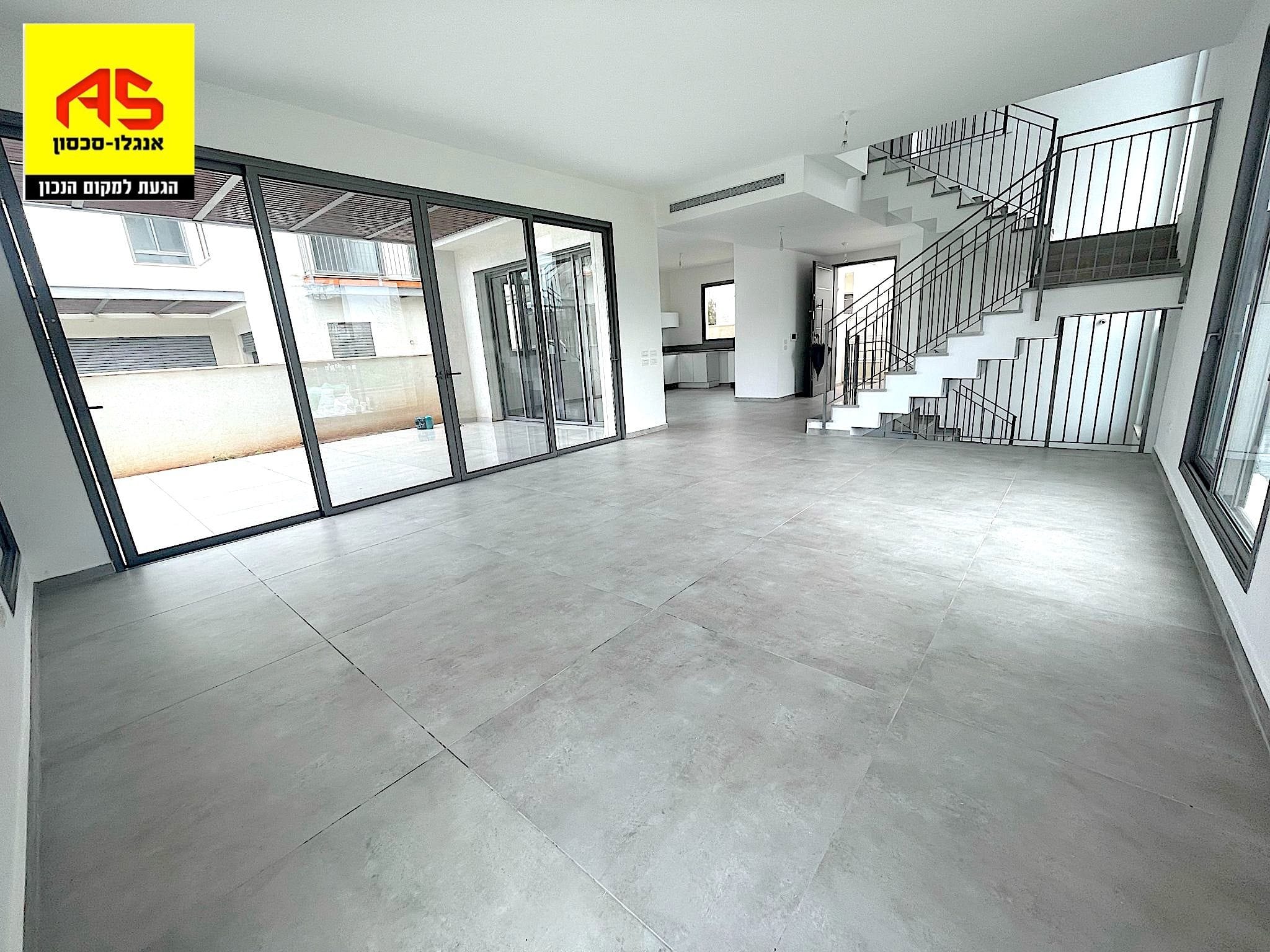 ZrLFLC1XeWyAc2Og7qHE_17382187781557