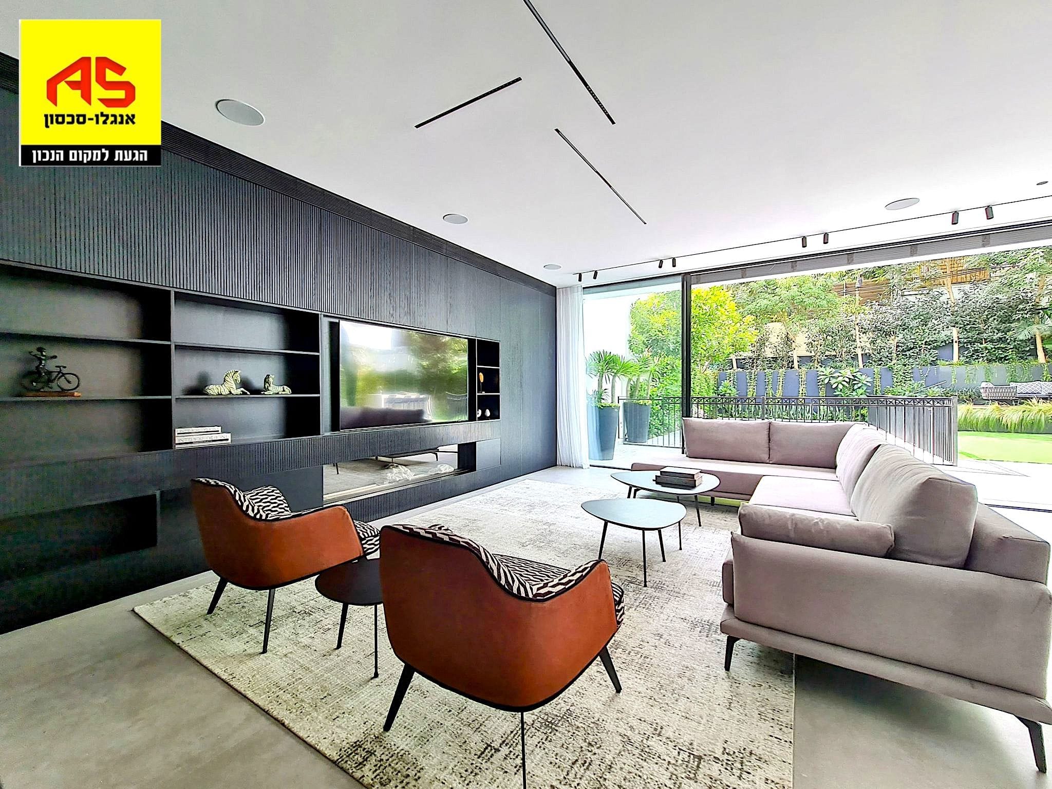 t5AK45PbxJTg17hyJHRM_17555825536371